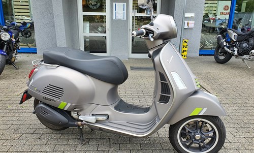 Vespa GTS 300