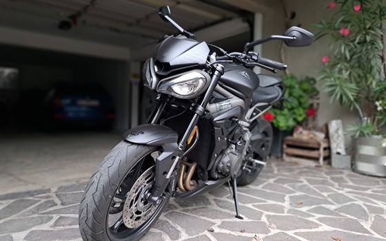 Gebrauchtmotorrad Triumph Street Triple 765 R - Bild 12 Gebrauchtmotorrad Triumph Street Triple 765 R - Bild 12