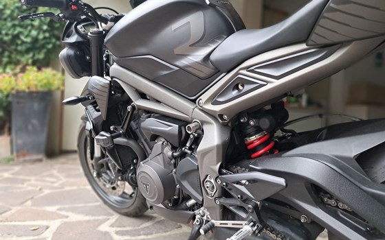 Gebrauchtmotorrad Triumph Street Triple 765 R - Bild 13 Gebrauchtmotorrad Triumph Street Triple 765 R - Bild 13