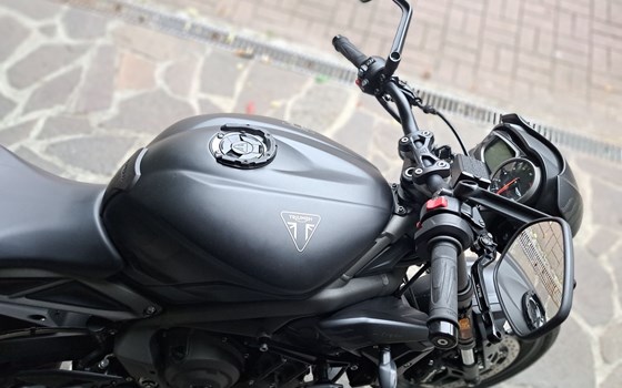 Gebrauchtmotorrad Triumph Street Triple 765 R - Bild 15 Gebrauchtmotorrad Triumph Street Triple 765 R - Bild 15