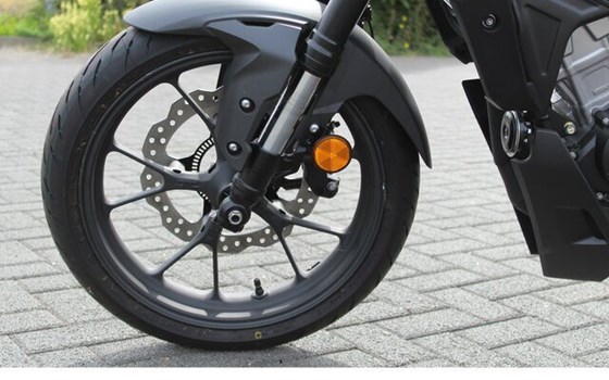 Gebrauchtmotorrad Honda CB125R - Bild 9