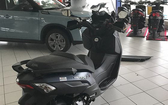 Gebrauchtmotorrad Sym Joymax Z+ 300i - Bild 12
