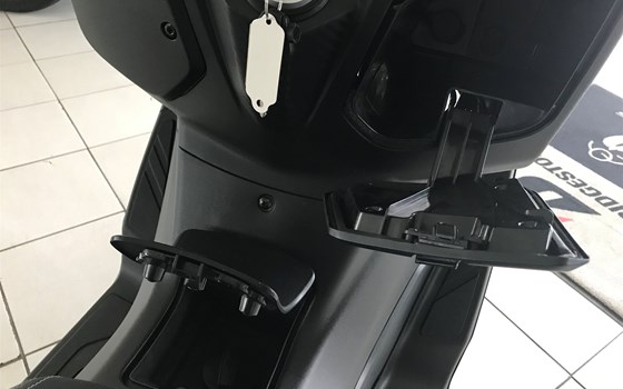 Gebrauchtmotorrad Sym Joymax Z+ 300i - Bild 17