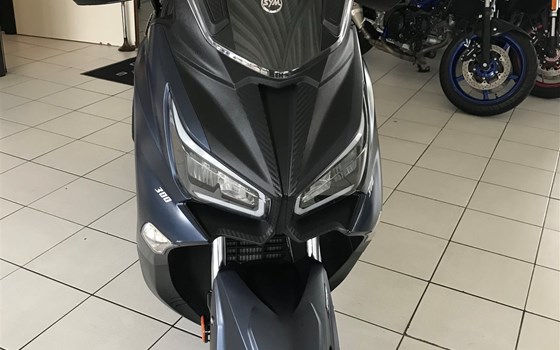 Gebrauchtmotorrad Sym Joymax Z+ 300i - Bild 6