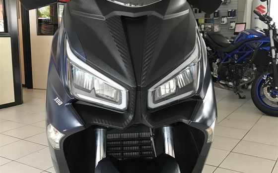 Gebrauchtmotorrad Sym Joymax Z+ 300i - Bild 7