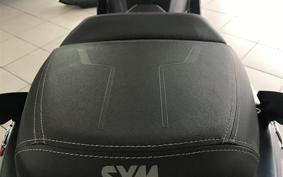 Gebrauchtmotorrad Sym Joymax Z+ 300i - Bild 10