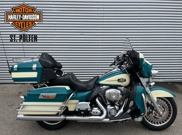 Harley-Davidson Electra Glide Ultra Classic FLHTCU (Deep Tourquoise / Antique White) - Bild 1