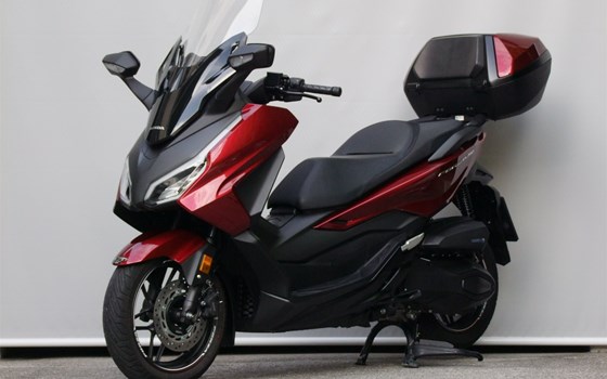 Gebrauchtmotorrad Honda Forza 350 - Bild 2 Gebrauchtmotorrad Honda Forza 350 - Bild 2