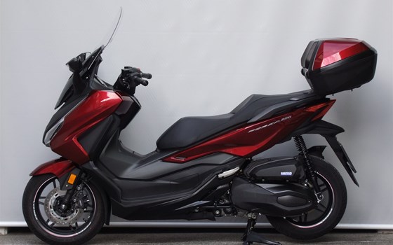 Gebrauchtmotorrad Honda Forza 350 - Bild 4 Gebrauchtmotorrad Honda Forza 350 - Bild 4