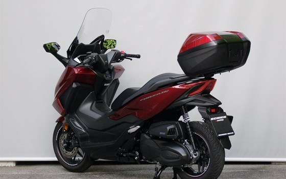 Gebrauchtmotorrad Honda Forza 350 - Bild 5 Gebrauchtmotorrad Honda Forza 350 - Bild 5