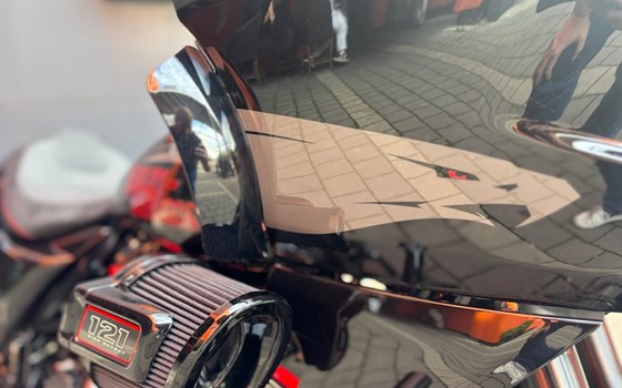 Gebrauchtmotorrad Harley-Davidson CVO Road Glide ST FLTRXSTSE - Bild 5 Gebrauchtmotorrad Harley-Davidson CVO Road Glide ST FLTRXSTSE - Bild 5