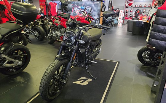 Gebrauchtmotorrad Ducati Scrambler Icon Dark - Bild 1