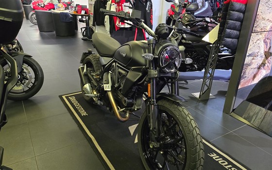 Gebrauchtmotorrad Ducati Scrambler Icon Dark - Bild 2