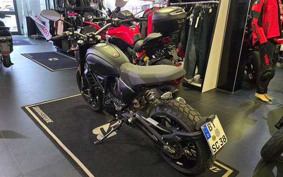 Gebrauchtmotorrad Ducati Scrambler Icon Dark - Bild 6