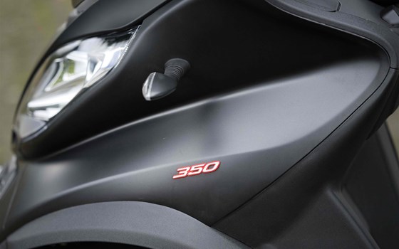 Gebrauchtmotorrad Piaggio MP3 350 ABS-ASR Sport - Bild 10