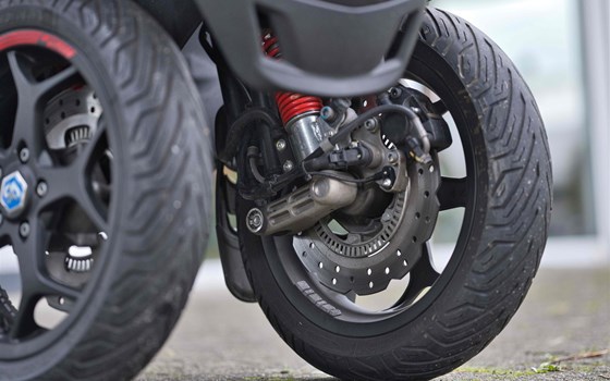 Gebrauchtmotorrad Piaggio MP3 350 ABS-ASR Sport - Bild 9