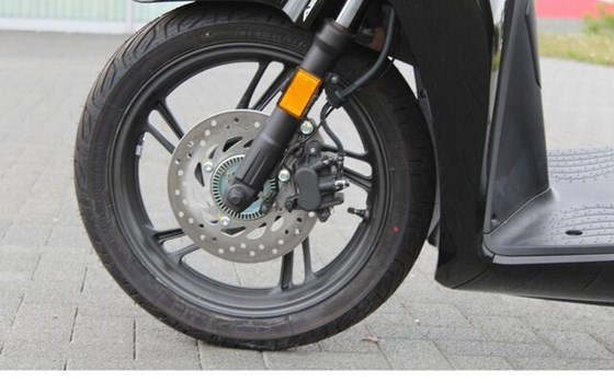 Gebrauchtmotorrad Honda SH125i - Bild 9