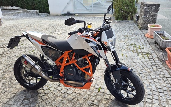 Gebrauchtmotorrad KTM 690 Duke R - Bild 1 Gebrauchtmotorrad KTM 690 Duke R - Bild 1