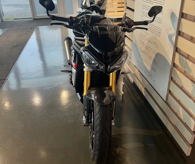 Angebot Triumph Speed Triple 1200 RS Bild 5: Angebot Triumph Speed Triple 1200 RS