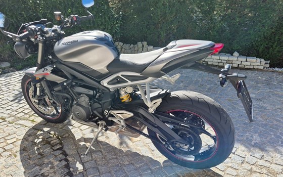 Gebrauchtmotorrad Triumph Street Triple RS - Bild 3 Gebrauchtmotorrad Triumph Street Triple RS - Bild 3