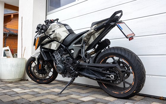 Gebrauchtmotorrad KTM 790 Duke L - Bild 2 Gebrauchtmotorrad KTM 790 Duke L - Bild 2