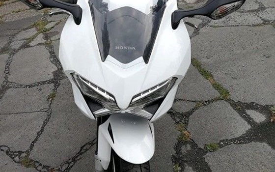 Gebrauchtmotorrad Honda VFR 800 F - Bild 4 Gebrauchtmotorrad Honda VFR 800 F - Bild 4