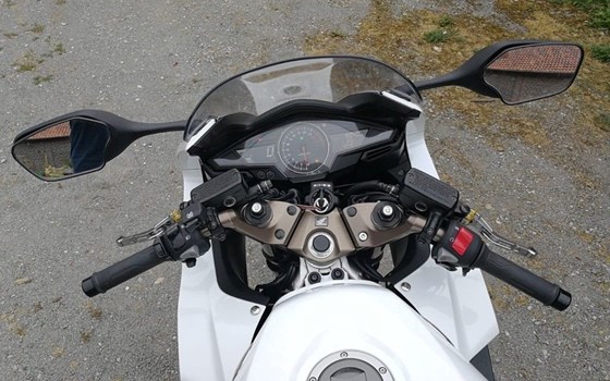Gebrauchtmotorrad Honda VFR 800 F - Bild 8 Gebrauchtmotorrad Honda VFR 800 F - Bild 8
