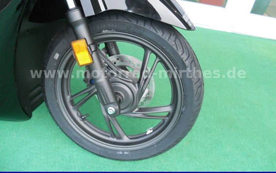 Gebrauchtmotorrad Honda SH125 - Bild 3