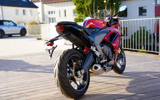 Gebrauchtmotorrad Triumph Daytona 660 - Bild 8