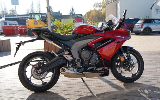 Gebrauchtmotorrad Triumph Daytona 660 - Bild 9