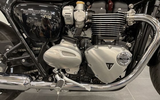 Gebrauchtmotorrad Triumph BONNEVILLE T120 CHROME EDITION - Bild 9