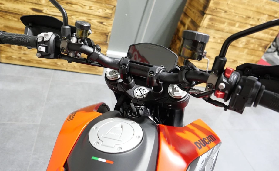 Angebot Ducati Hypermotard 950 RVE Bild 9: Angebot Ducati Hypermotard 950 RVE