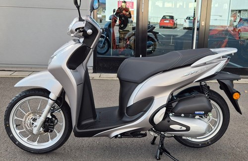 Gebrauchtmotorrad Honda SH Mode 125