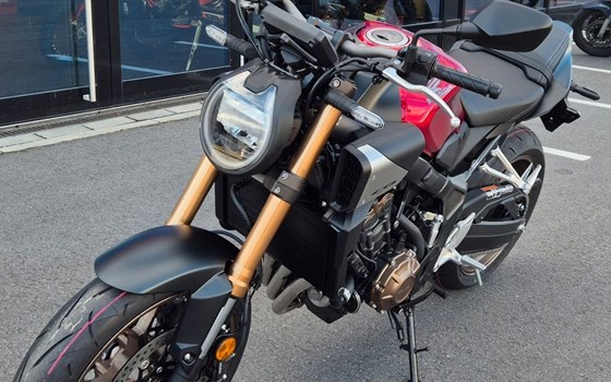 Neufahrzeug Honda CB650R E-Clutch - Bild 10