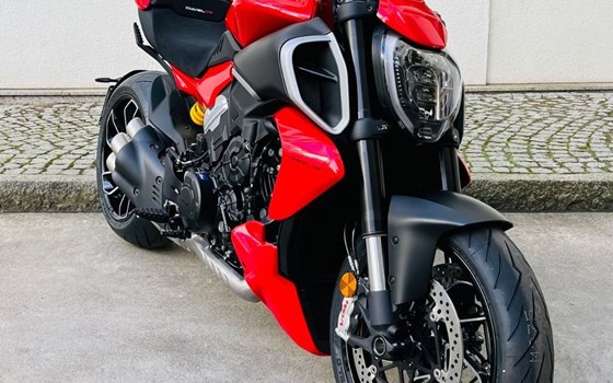 Gebrauchtmotorrad Ducati Diavel V4 - Bild 2