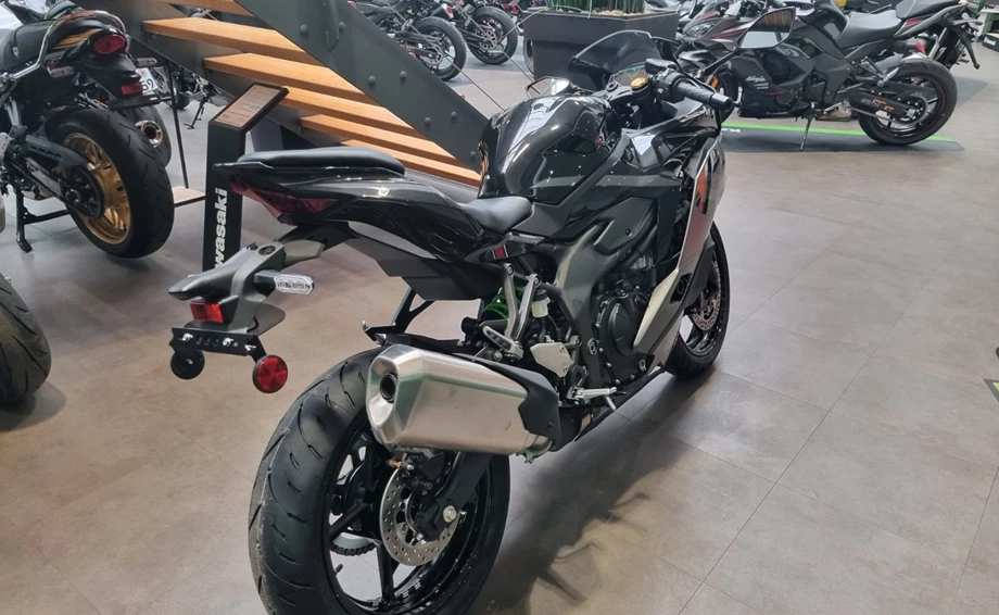 Angebot Kawasaki Ninja ZX-4RR Bild 3: Angebot Kawasaki Ninja ZX-4RR