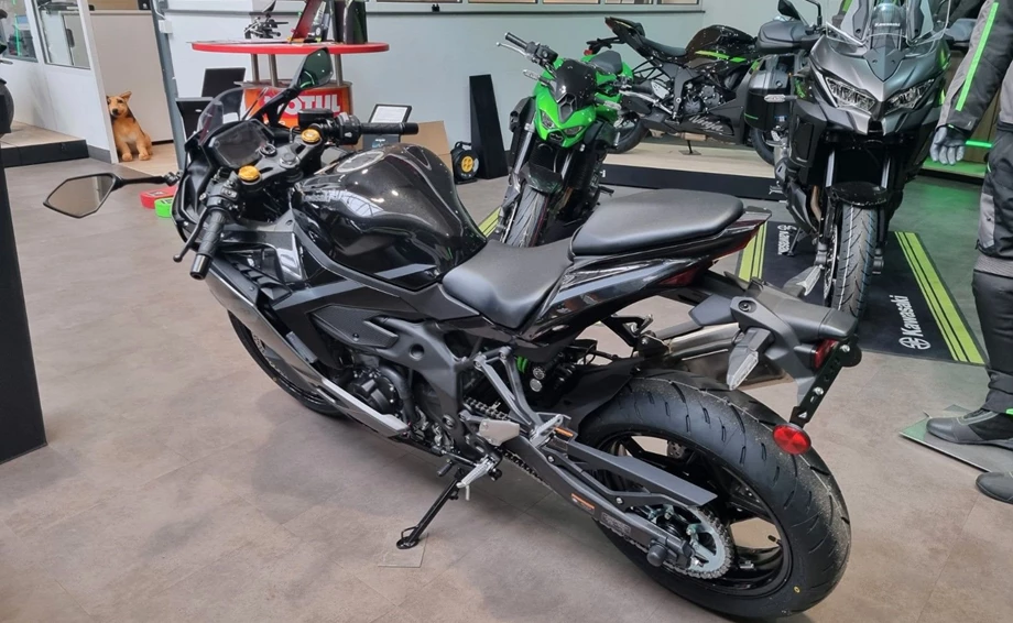 Angebot Kawasaki Ninja ZX-4RR Bild 4: Angebot Kawasaki Ninja ZX-4RR