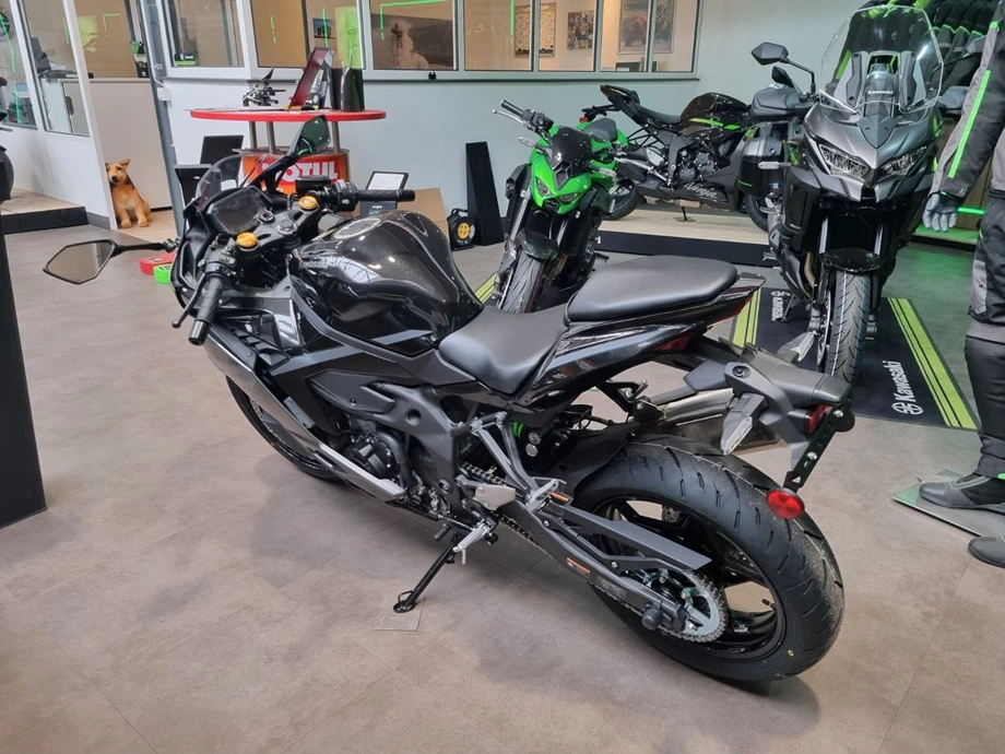 Angebot Kawasaki Ninja ZX-4RR Bild 4: Angebot Kawasaki Ninja ZX-4RR