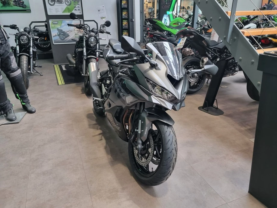 Angebot Kawasaki Ninja ZX-4RR Bild 5: Angebot Kawasaki Ninja ZX-4RR