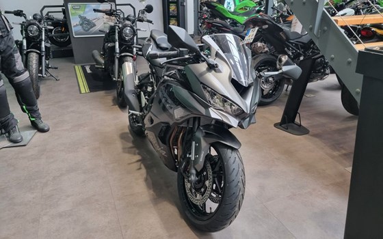 Neufahrzeug Kawasaki Ninja ZX-4RR - Bild 5