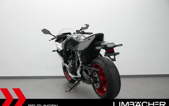 Gebrauchtmotorrad Suzuki GSX-8R - Bild 4