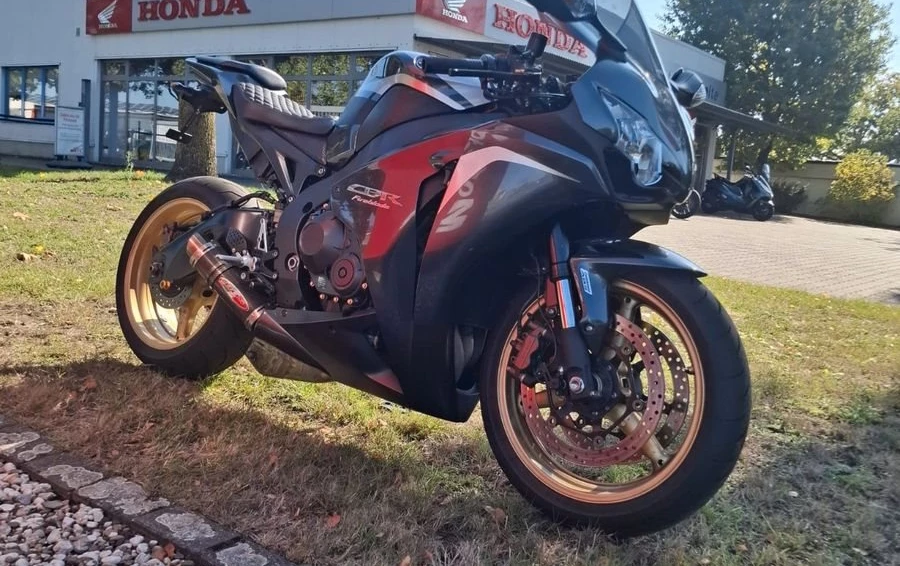 Offer Honda CBR1000RR Fireblade Bild 2: Offer Honda CBR1000RR Fireblade