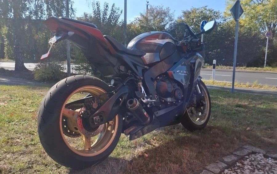 Offer Honda CBR1000RR Fireblade Bild 7: Offer Honda CBR1000RR Fireblade