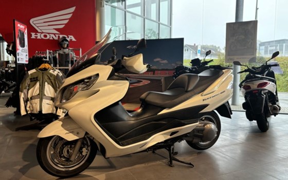 Gebrauchtmotorrad Suzuki Burgman 400 - Bild 3