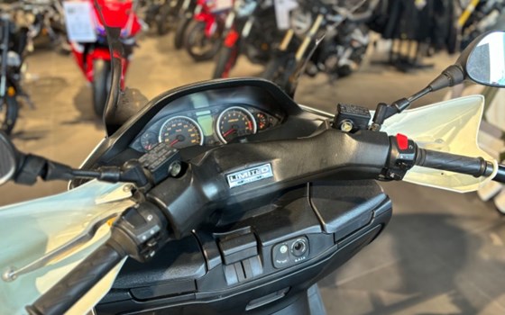 Gebrauchtmotorrad Suzuki Burgman 400 - Bild 5