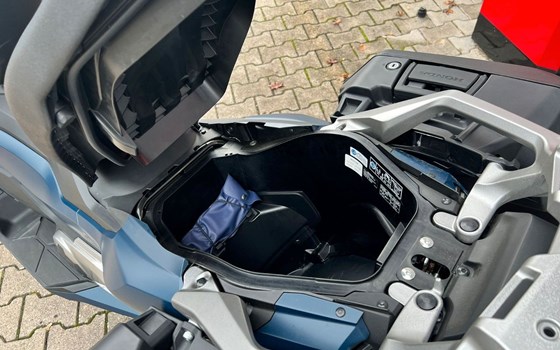 Gebrauchtmotorrad Honda Forza 750 - Bild 11