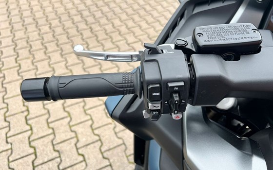 Gebrauchtmotorrad Honda Forza 750 - Bild 14