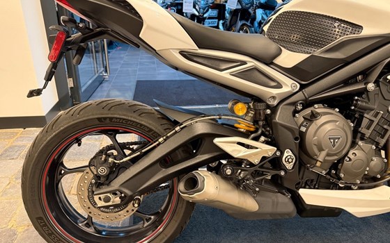Gebrauchtmotorrad Triumph Street Triple 765 RS - Bild 2