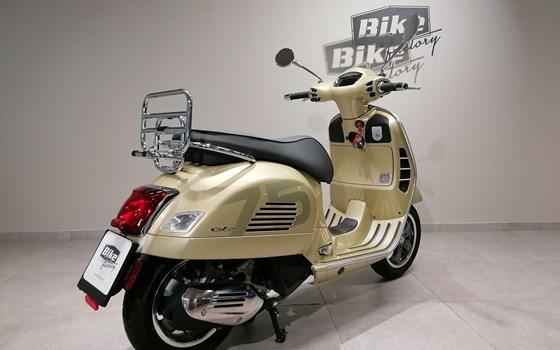 Gebrauchtmotorrad Vespa GTS 125 Supertech iGET 75th Anniversary - Bild 3