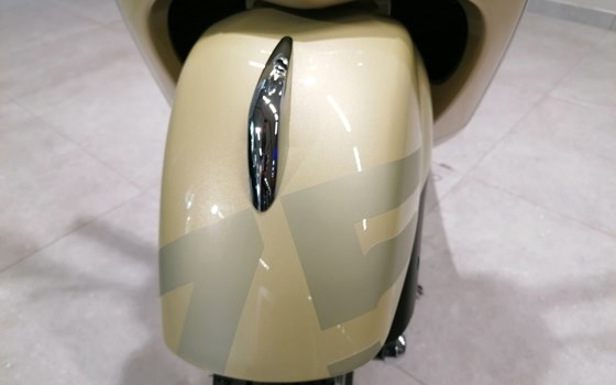 Gebrauchtmotorrad Vespa GTS 125 Supertech iGET 75th Anniversary - Bild 8